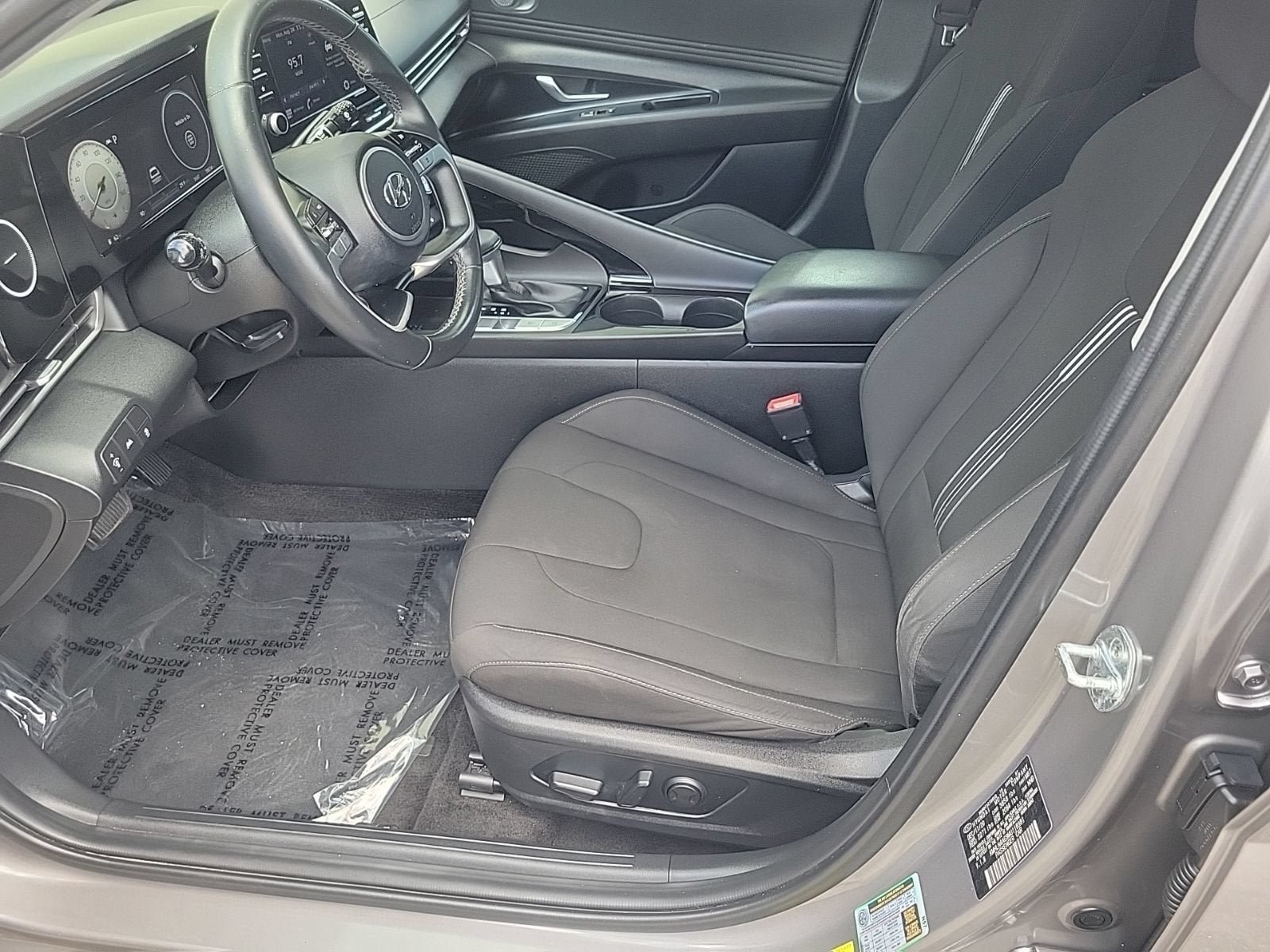 Used 2021 Hyundai Elantra SEL w/ Convenience + Premium Package FWD image 10