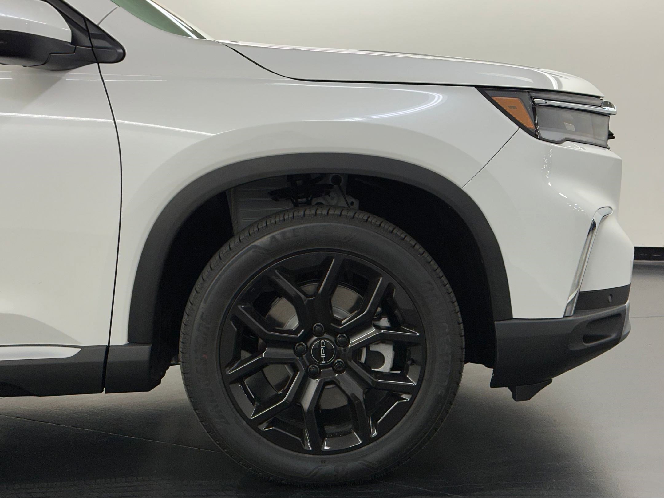 New 2025 Honda Pilot Touring image 26