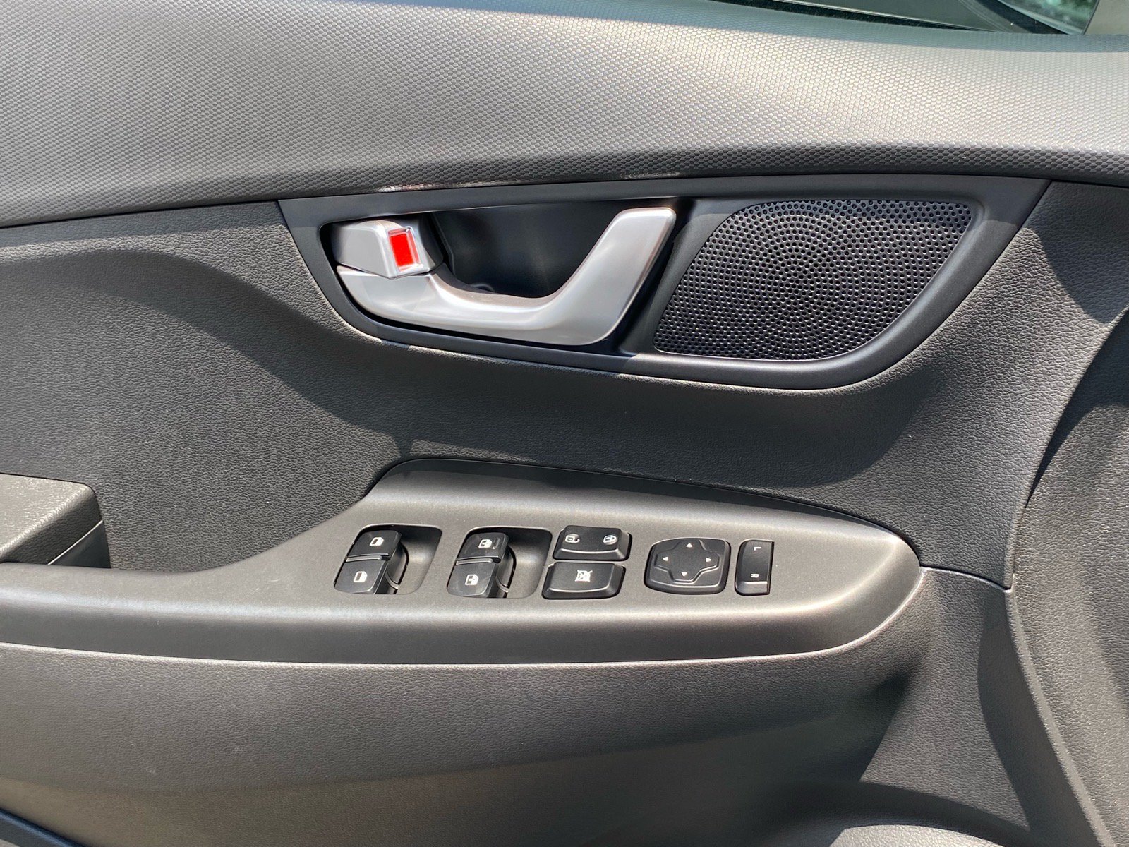 Used 2023 Hyundai Kona SE FWD image 17