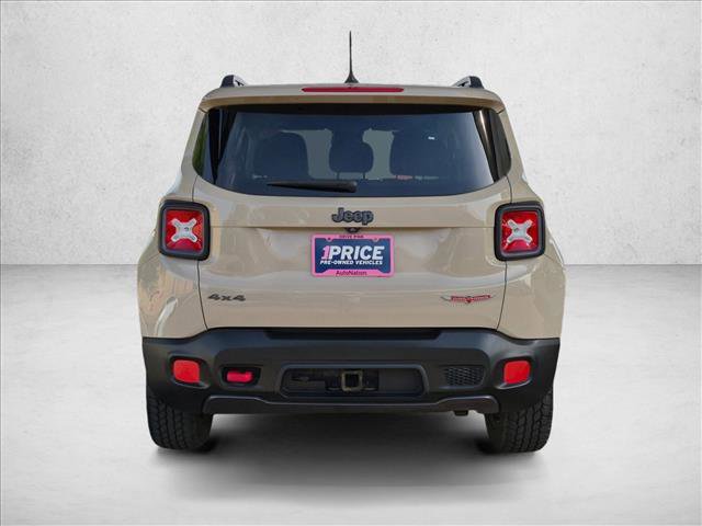 Used 2016 Jeep Renegade Trailhawk w/ Premium Trailhawk Package AWD/4WD video 3