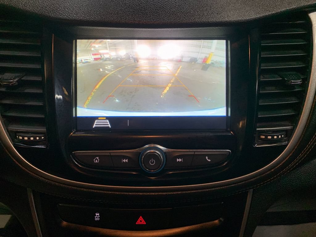Used 2021 Chevrolet Equinox LT FWD image 24