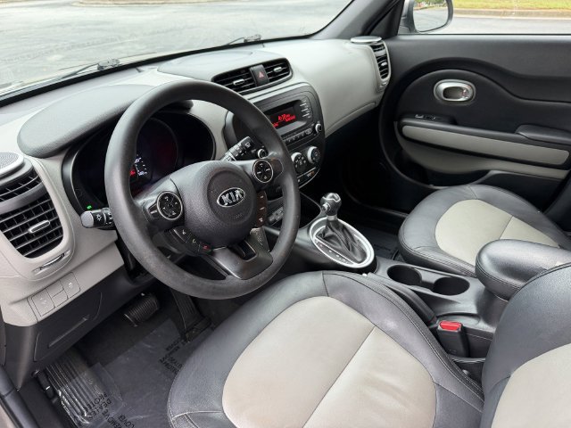 Used 2015 Kia Soul FWD image 13