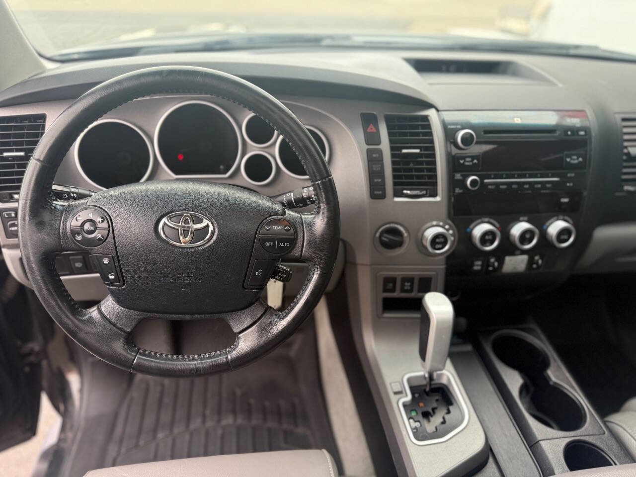 Used 2011 Toyota Sequoia Limited AWD/4WD image 10