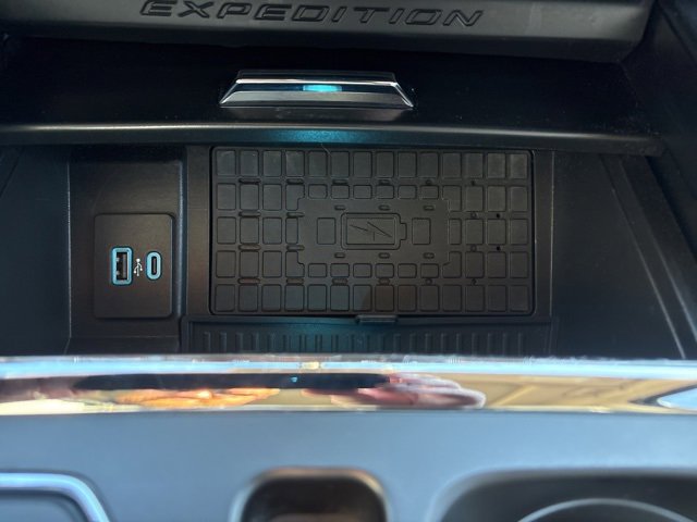 Used 2022 Ford Expedition Max XLT image 33