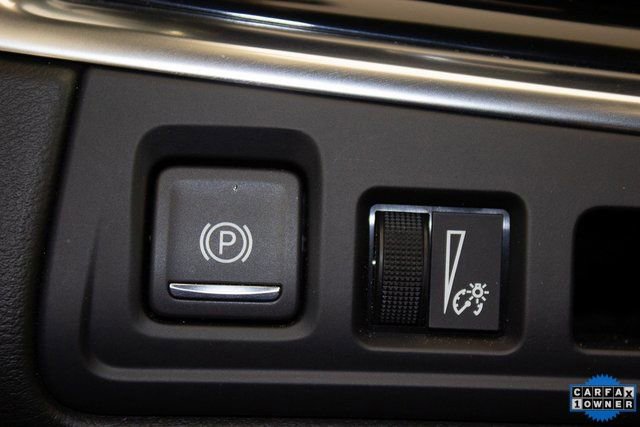 Used 2025 Cadillac XT6 Premium Luxury image 38