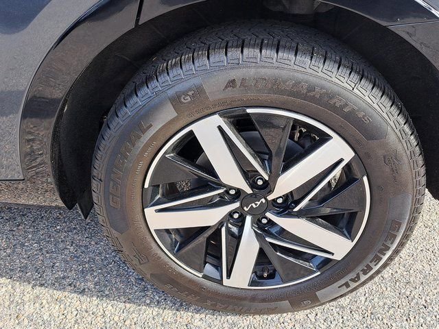 Used 2022 Kia Sorento S image 32