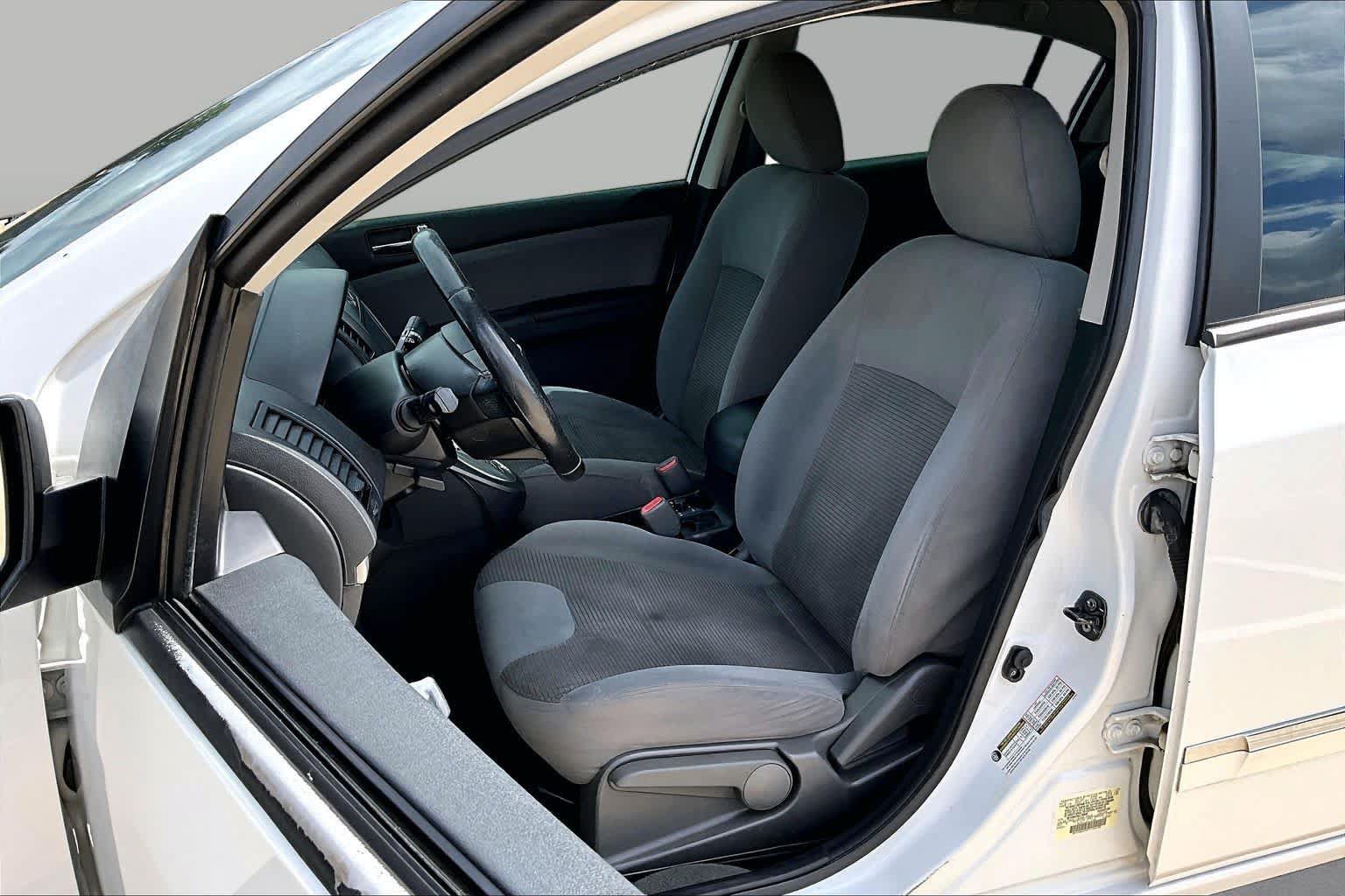Used 2012 Nissan Sentra 2.0 SL w/ Navigation Pkg FWD image 5