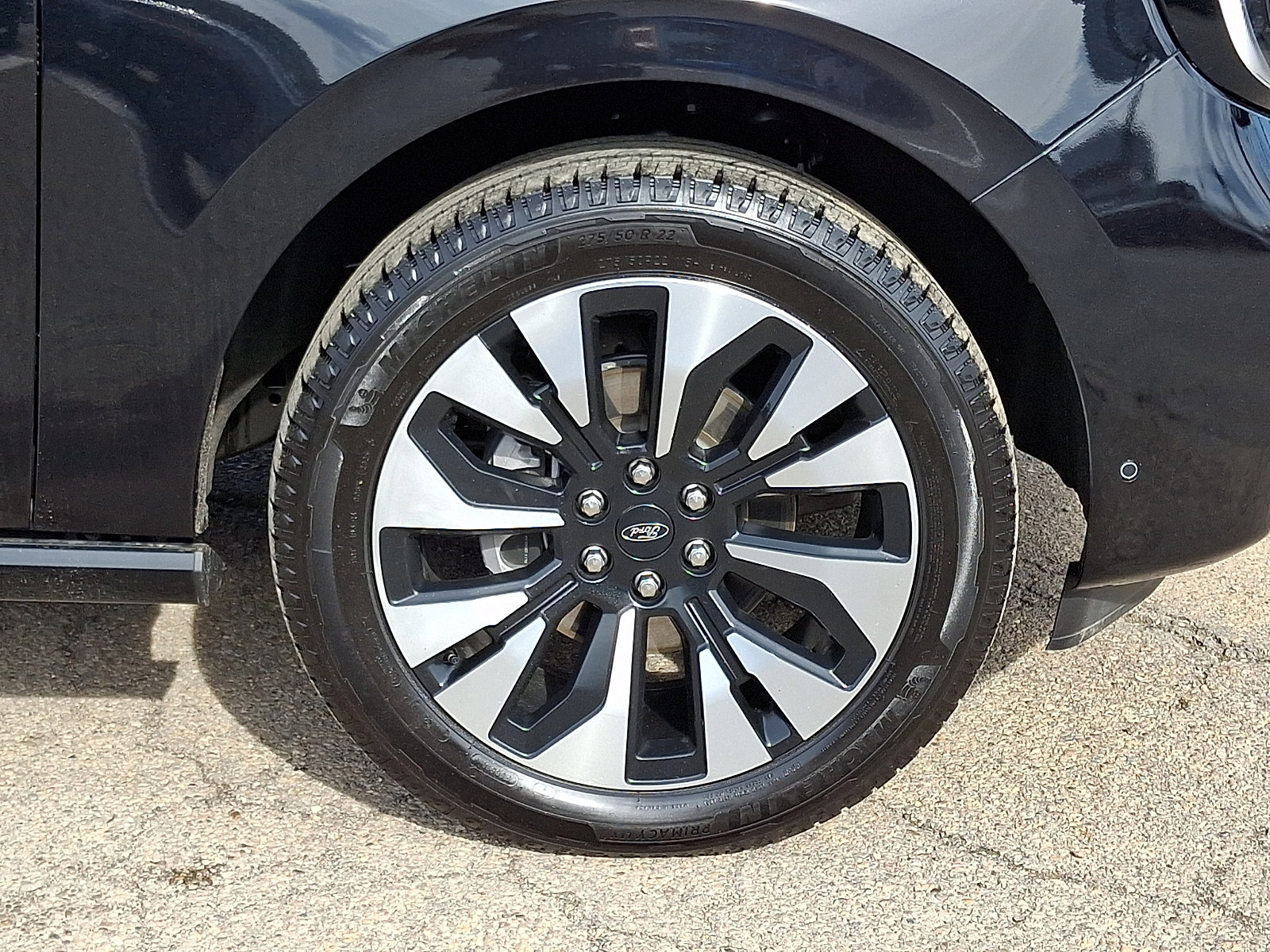 Used 2025 Ford Expedition Platinum w/ Driver's Package image 8