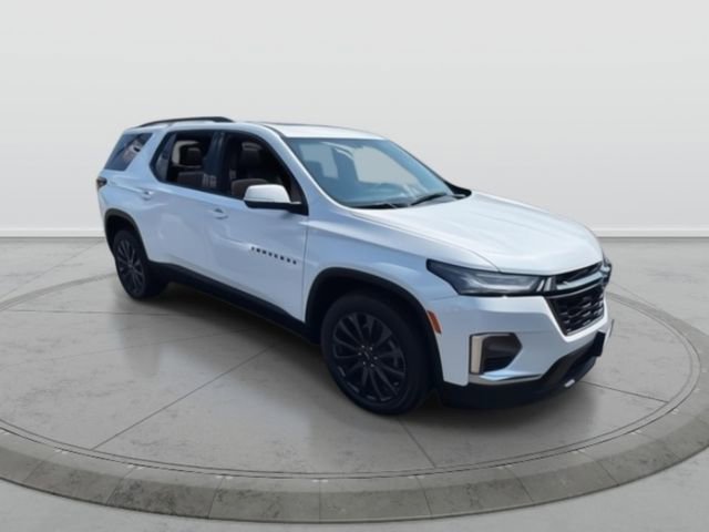 Used 2023 Chevrolet Traverse RS image 1