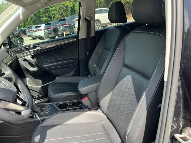 Used 2023 Volkswagen Tiguan SE FWD image 8