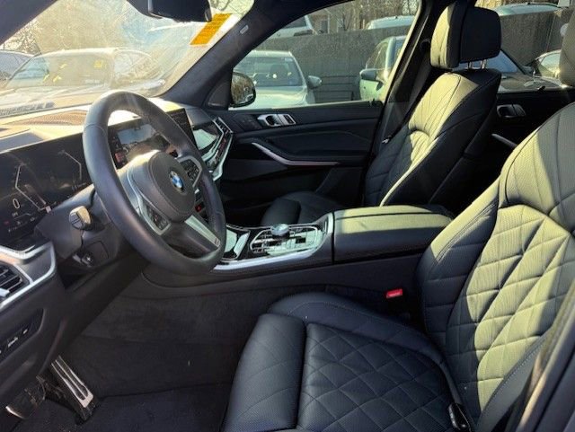 Used 2025 BMW X5 xDrive40i w/ Executive Package image 3