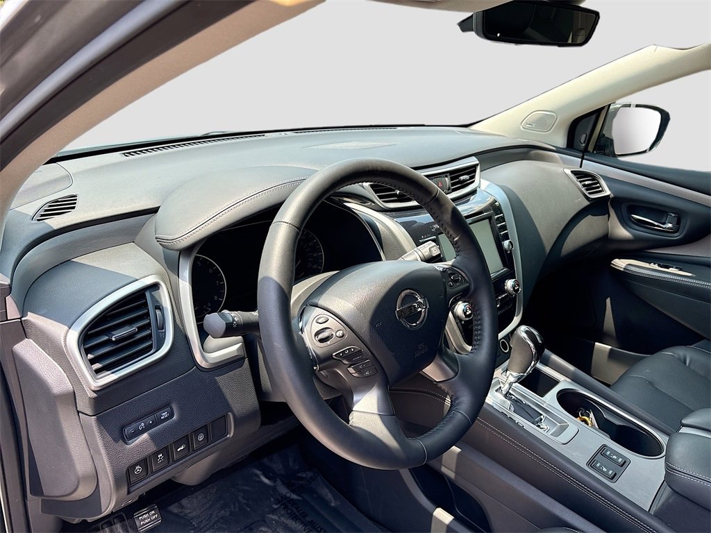 Used 2024 Nissan Murano SL image 9