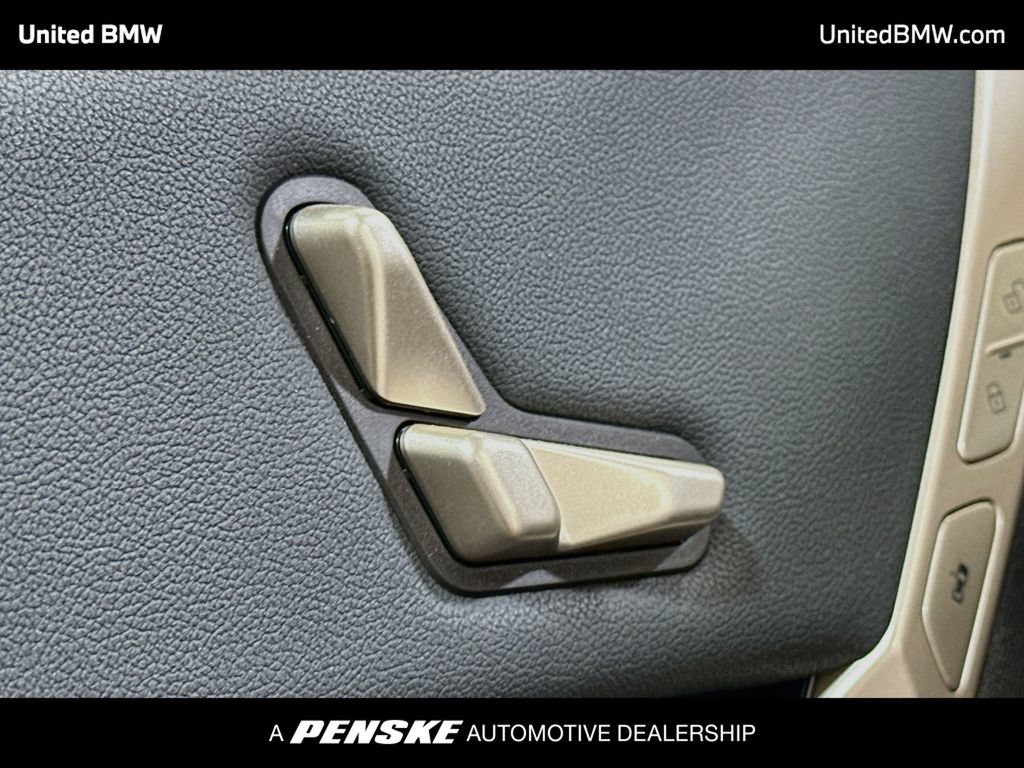 Used 2024 BMW iX xDrive50 w/ Sport Package AWD/4WD image 11