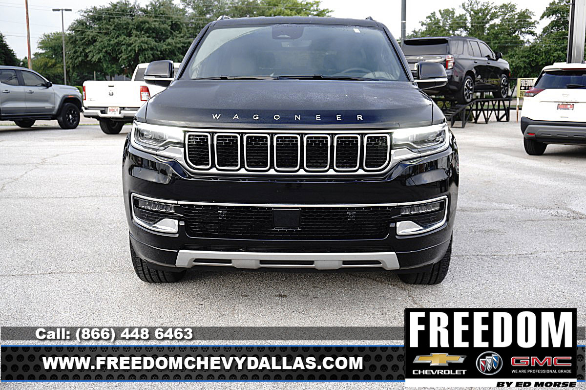 Used 2025 Jeep Wagoneer L Series II AWD/4WD image 2