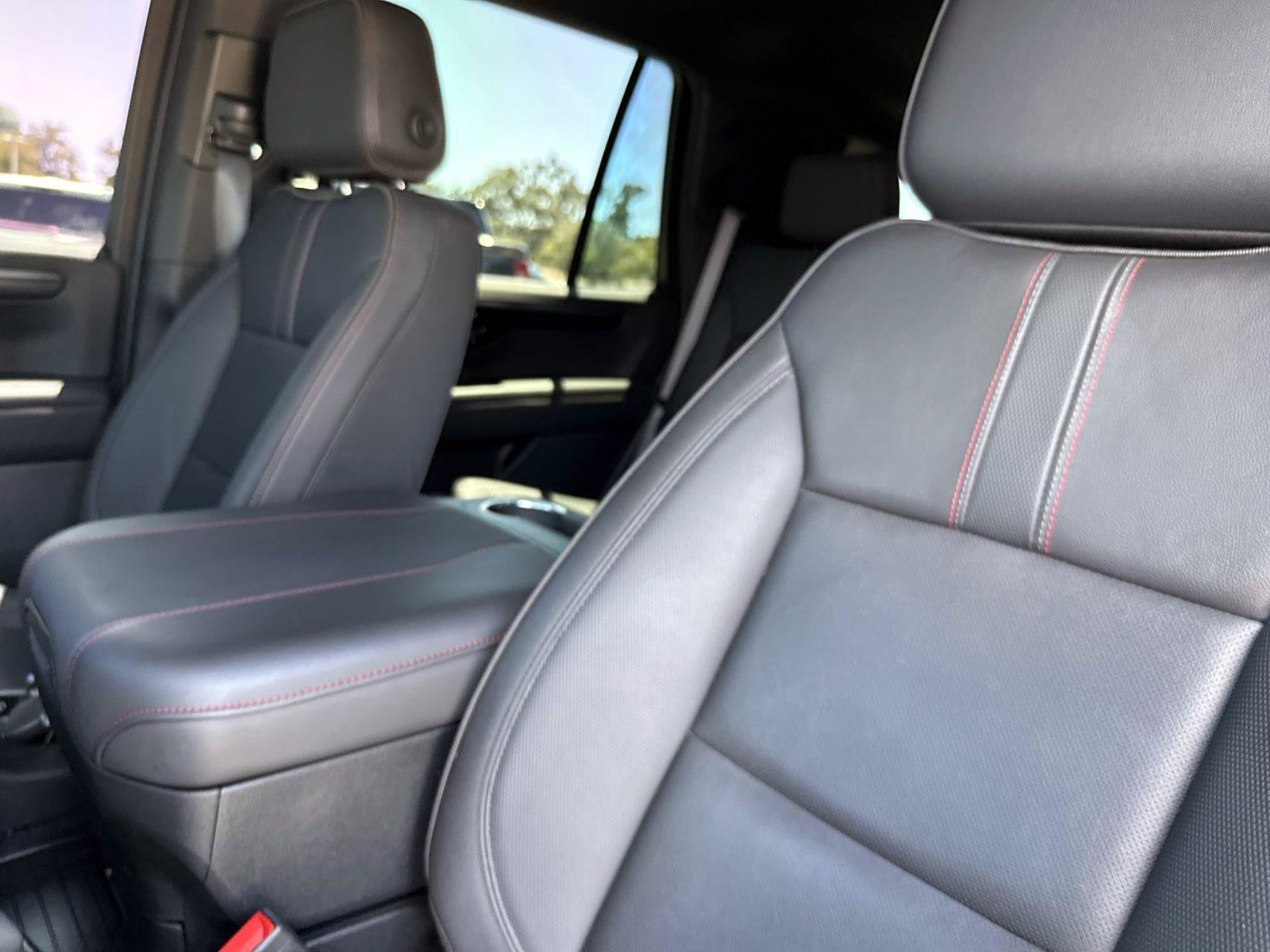 Used 2025 Chevrolet Tahoe RST w/ RST Performance Edition AWD/4WD image 25