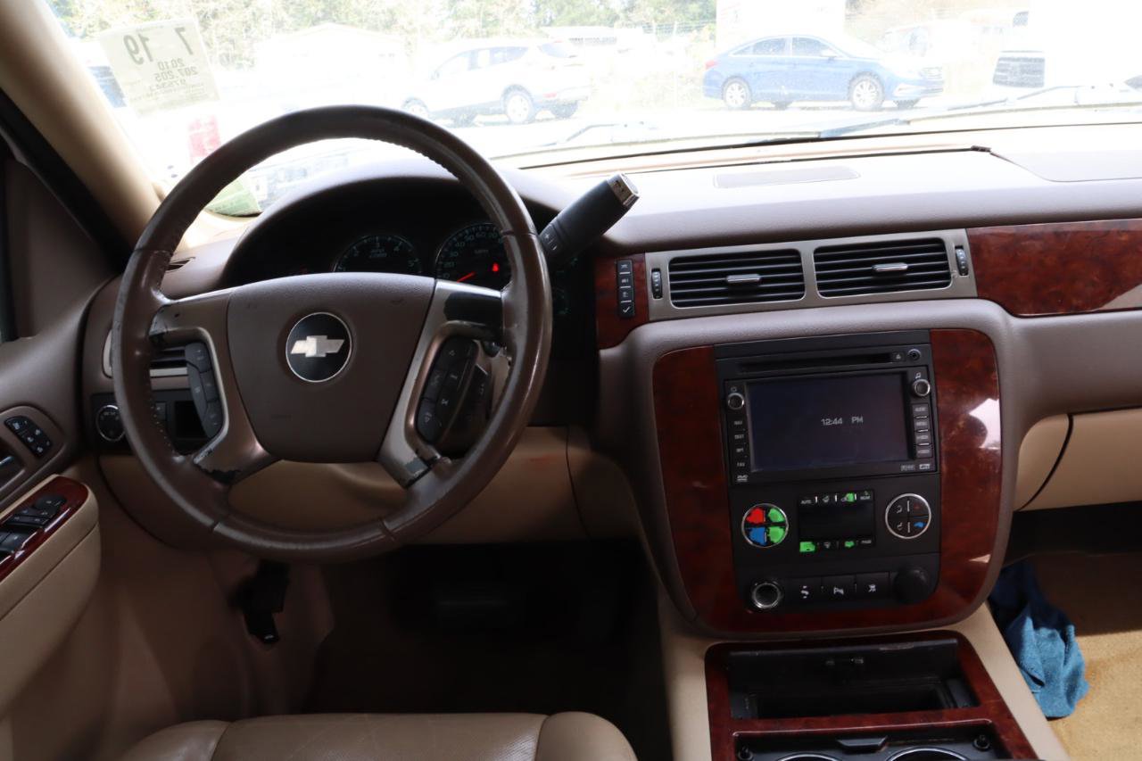Used 2010 Chevrolet Tahoe LTZ RWD image 10