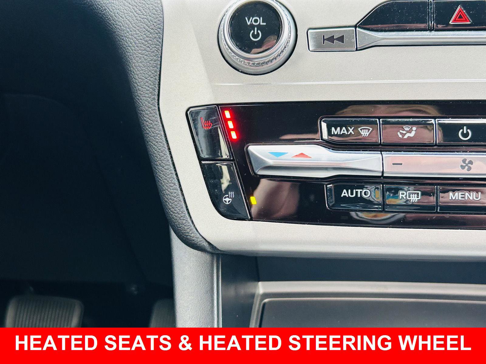 Used 2023 Ford Explorer XLT w/ Equipment Group 202A image 6