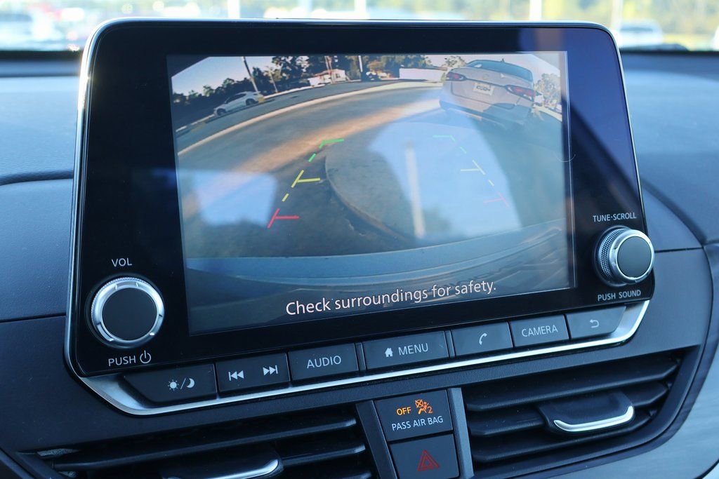 Used 2024 Nissan Altima 2.5 SV image 4