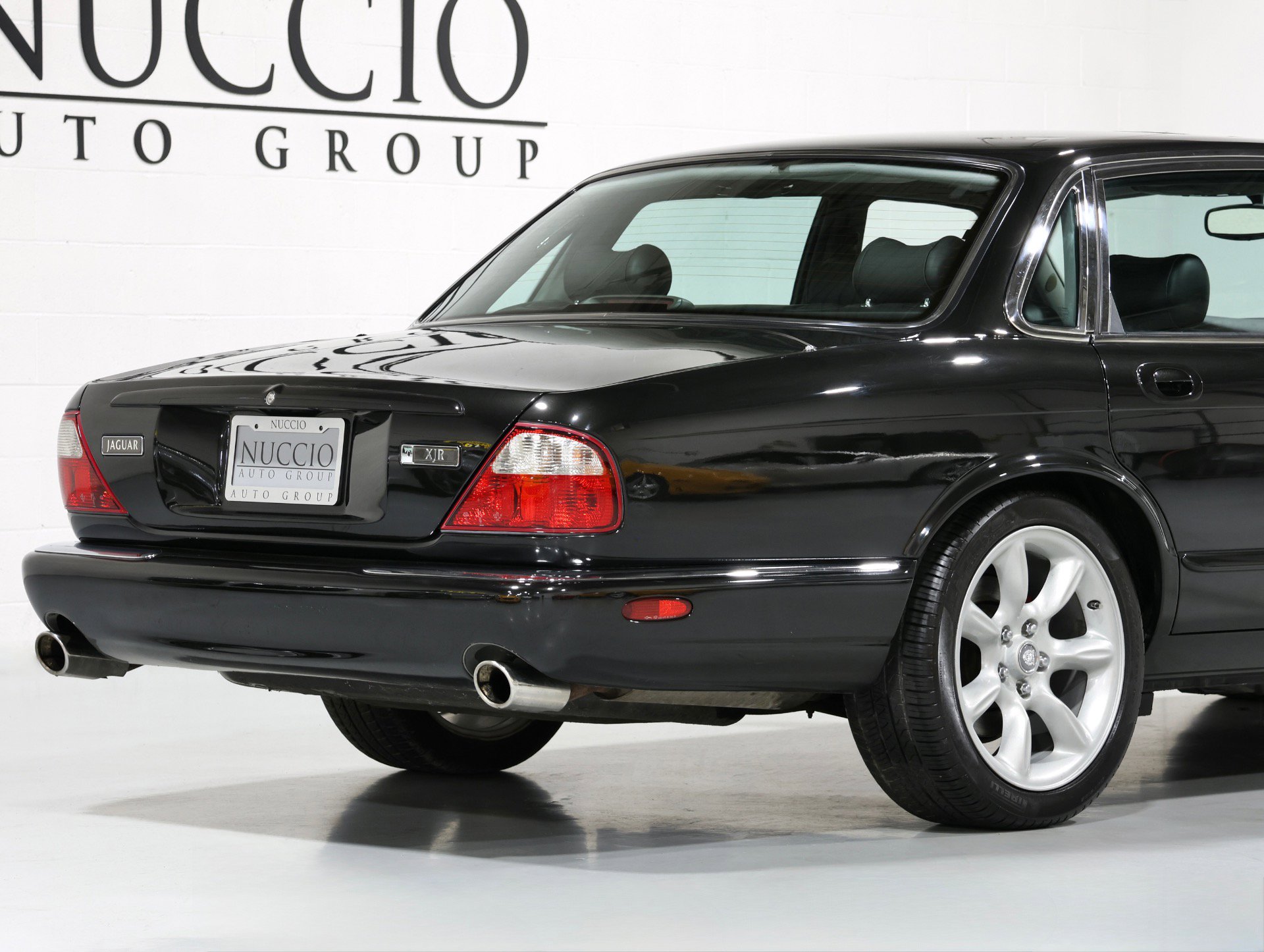 Used 1998 Jaguar XJ8 RWD image 35