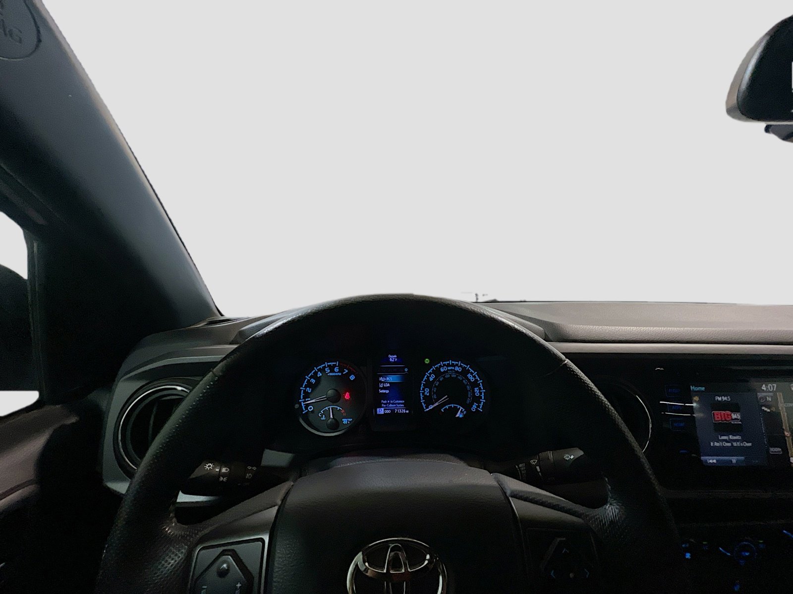 Used 2018 Toyota Tacoma TRD Sport w/ Technology Package RWD image 7