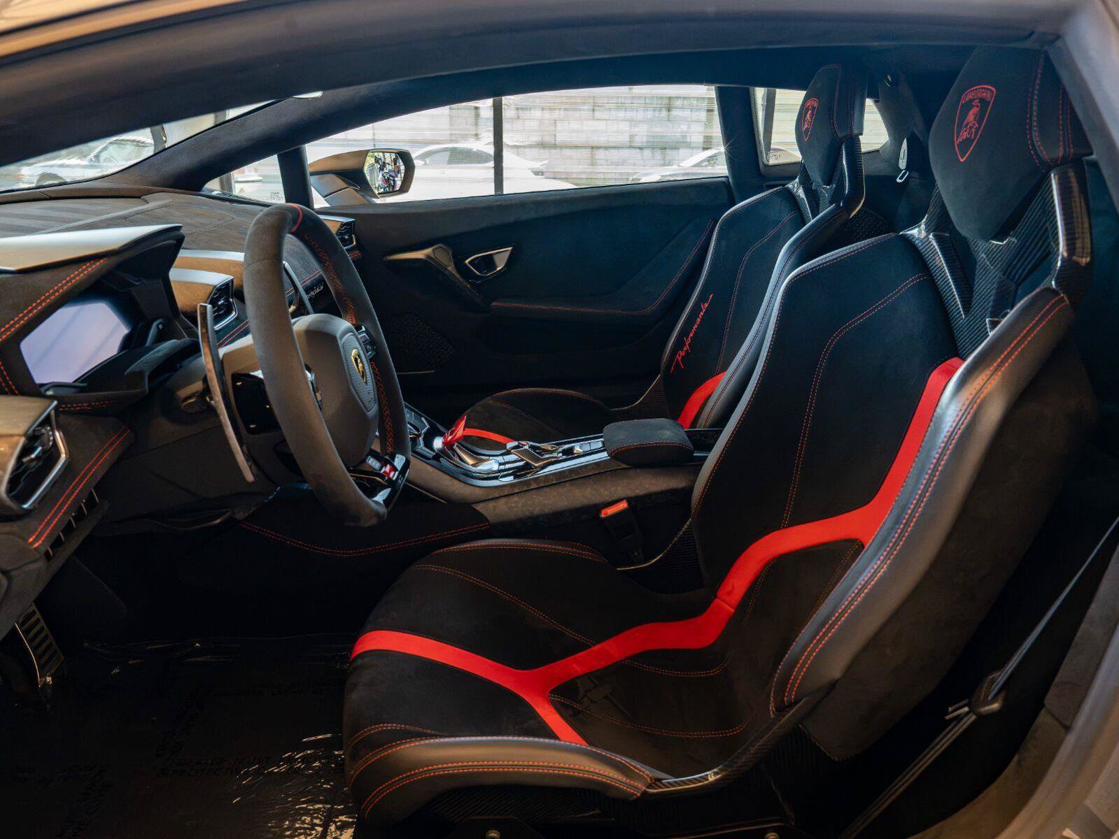 Used 2018 Lamborghini Huracan Performante AWD/4WD image 64