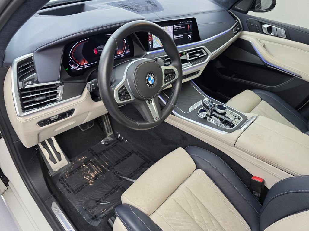 Used 2022 BMW X7 xDrive40i w/ M Sport Package AWD/4WD image 11