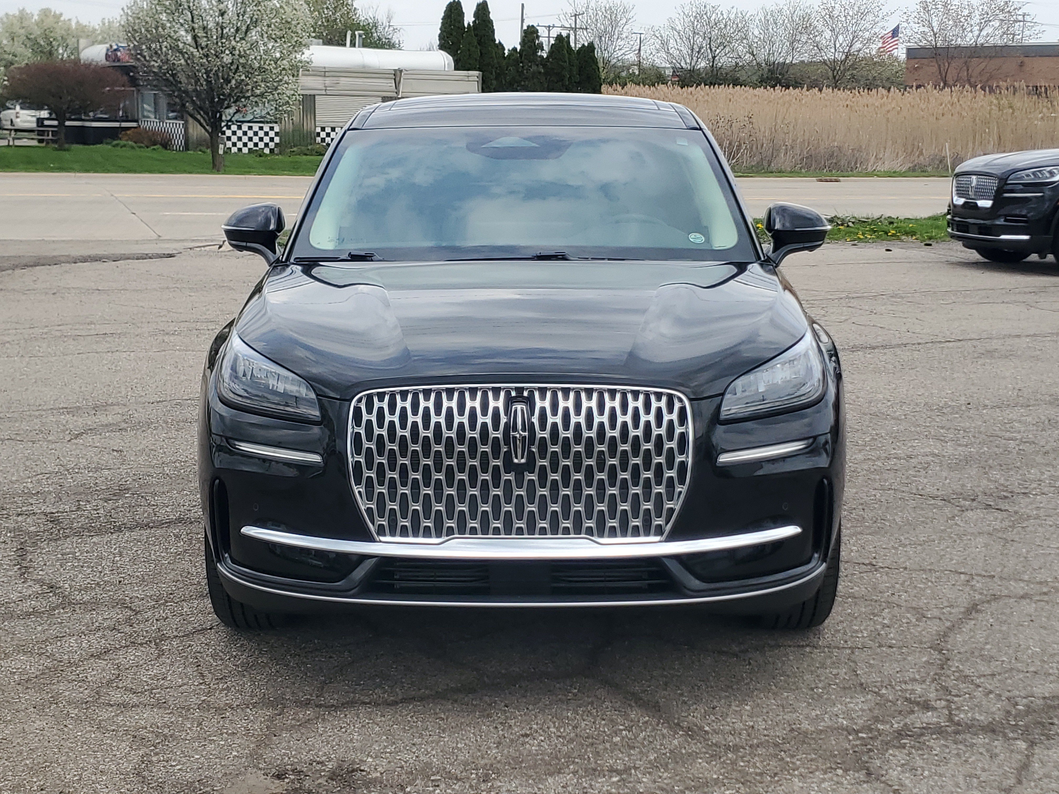 Certified 2024 Lincoln Corsair AWD w/ Equipment Group 101A image 2