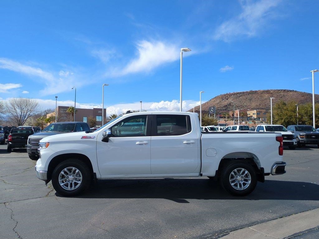 Used 2024 Chevrolet Silverado 1500 LT w/ Z71 Off-Road Package AWD/4WD image 6