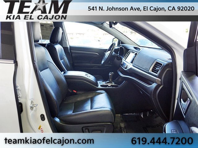 Used 2019 Toyota Highlander Limited FWD image 12