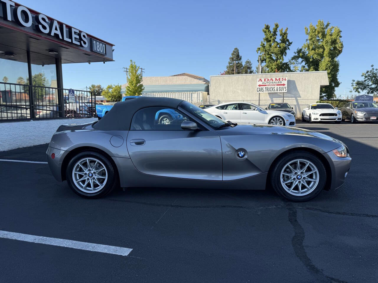 Used 2004 BMW Z4 2.5i image 2