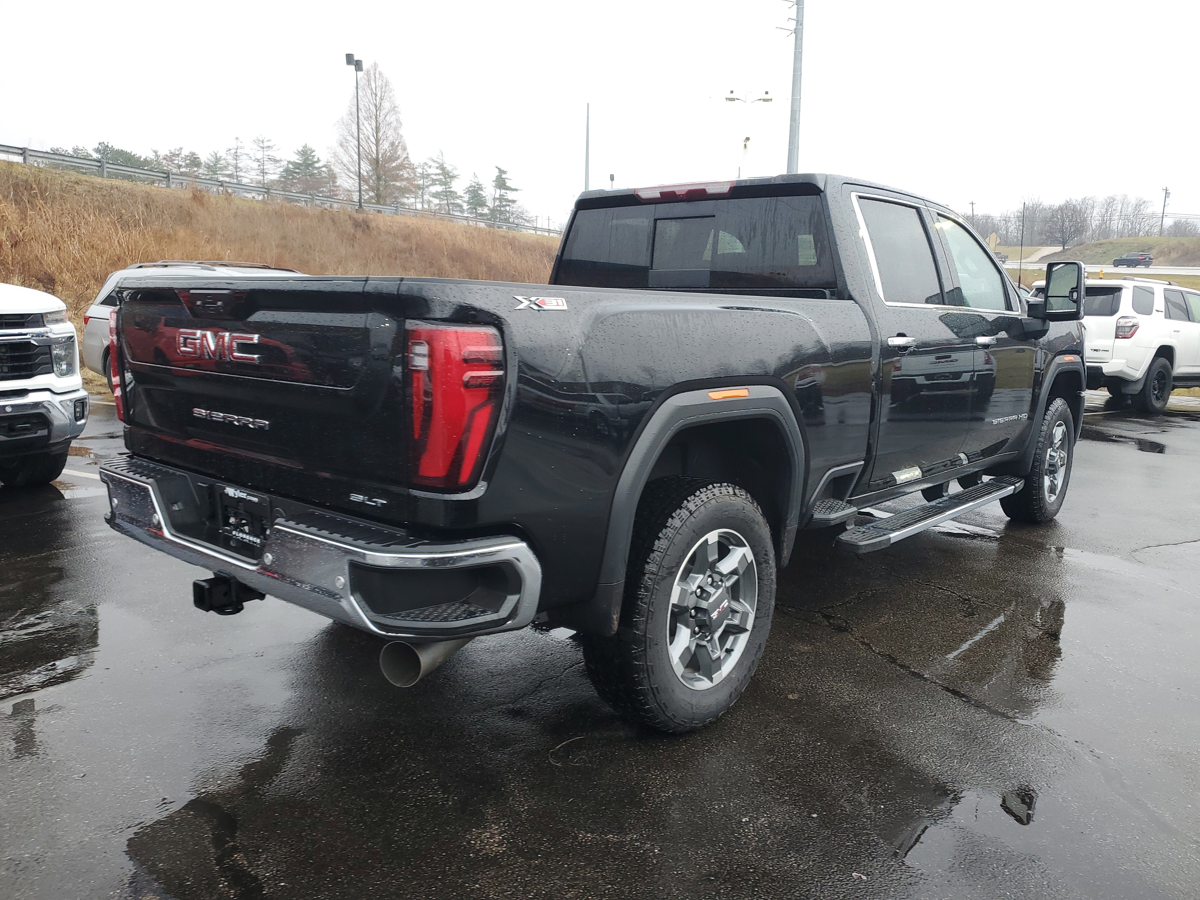 New 2025 GMC Sierra 2500 SLT w/ SLT Premium Package image 4