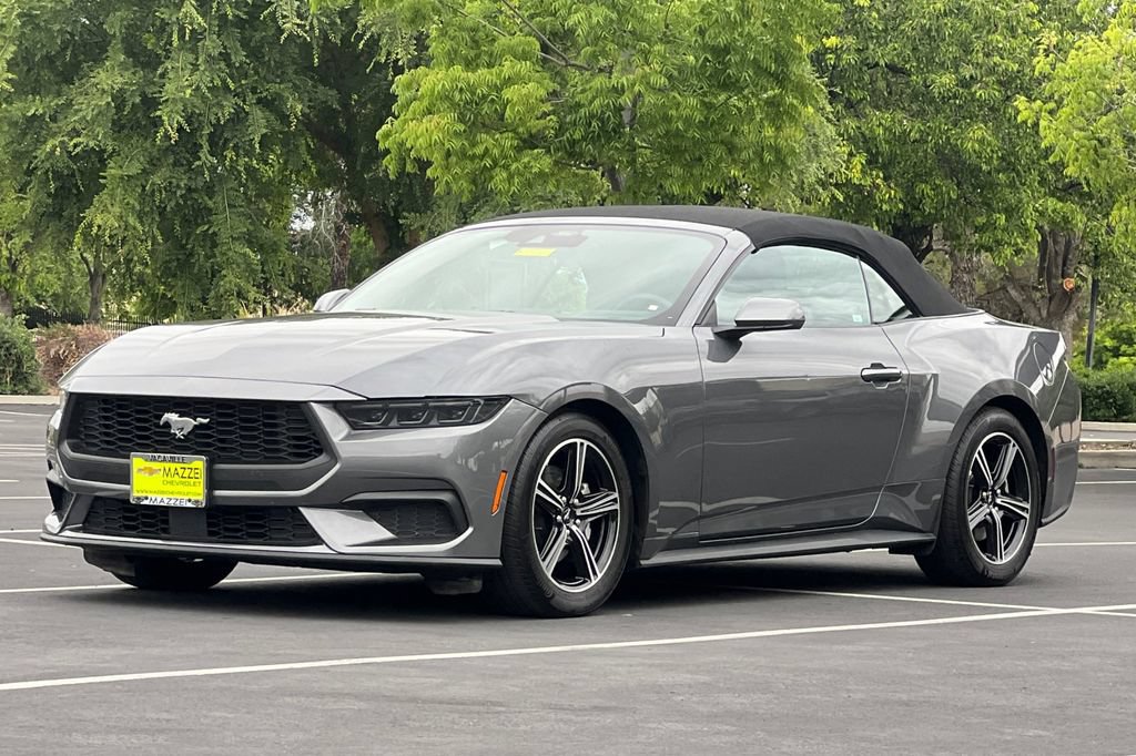Used 2025 Ford Mustang Convertible RWD image 16