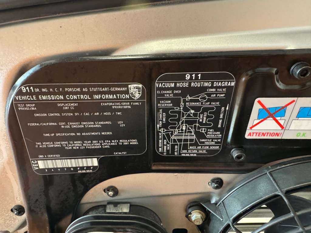 Used 2001 Porsche 911 Cabriolet image 34