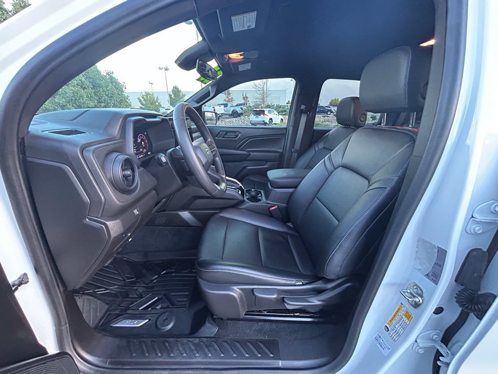 Used 2025 Chevrolet Colorado Trail Boss AWD/4WD image 12