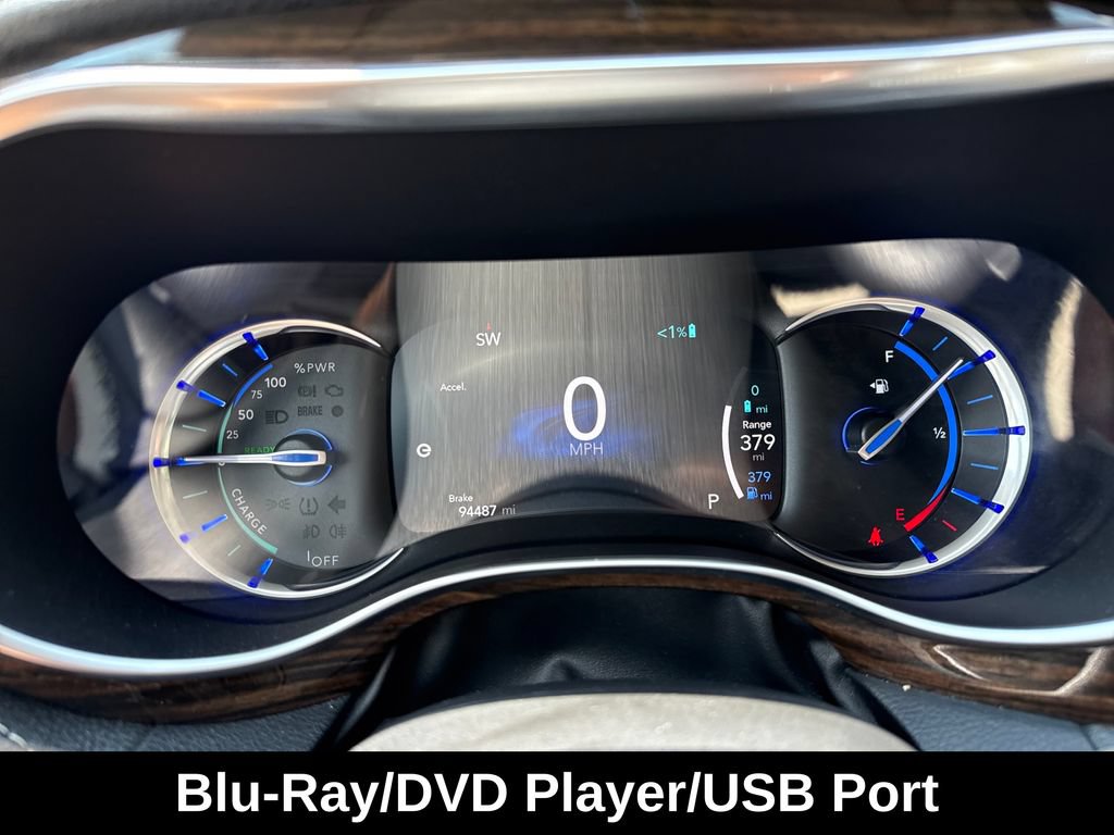 Used 2021 Chrysler Pacifica Limited w/ Uconnect Theater Family Group FWD image 18