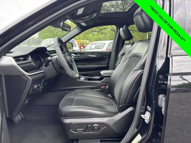 Used 2023 Jeep Grand Cherokee Altitude AWD/4WD image 3
