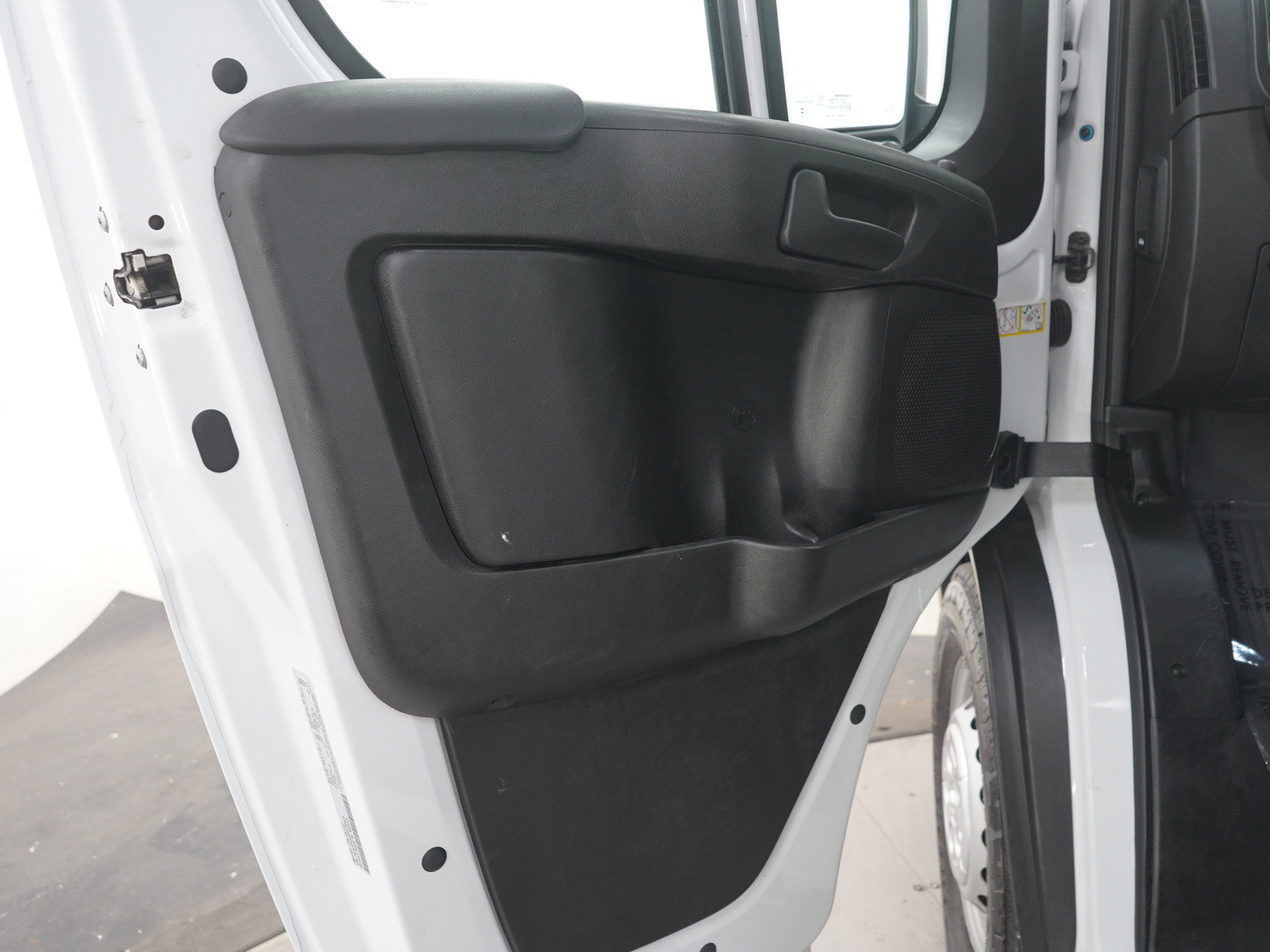 Used 2024 RAM ProMaster 2500 w/ Convenience Group FWD image 16