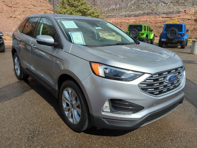 Used 2024 Ford Edge Titanium image 3