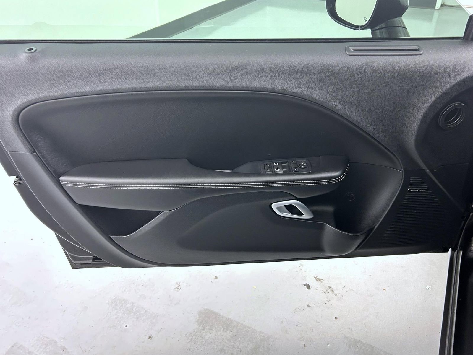 Used 2016 Dodge Challenger SRT w/ Technology Group image 9