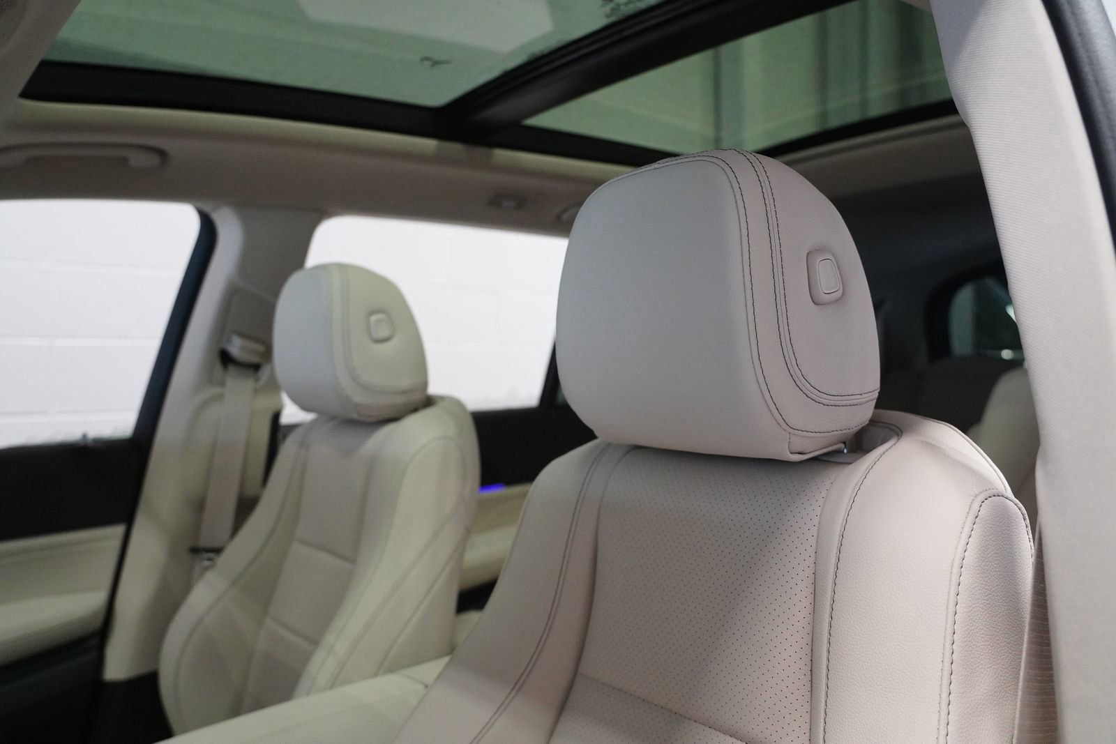 New 2026 Mercedes-Benz GLS 450 4MATIC image 15