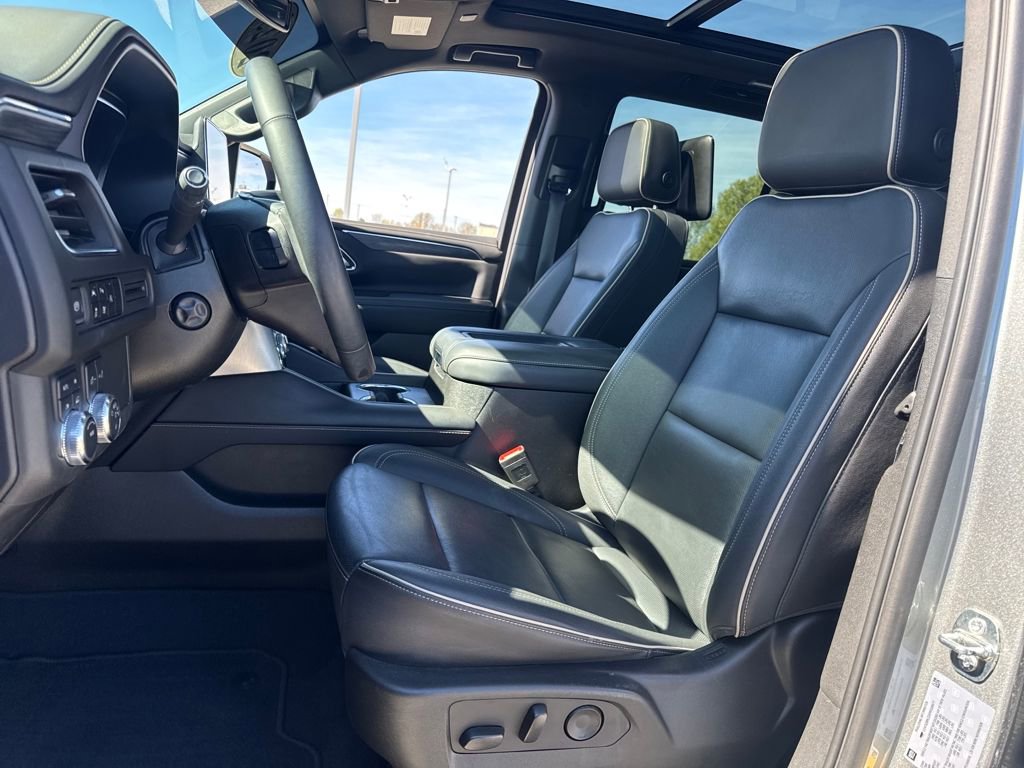 Used 2023 GMC Yukon SLT w/ SLT Premium Package image 24