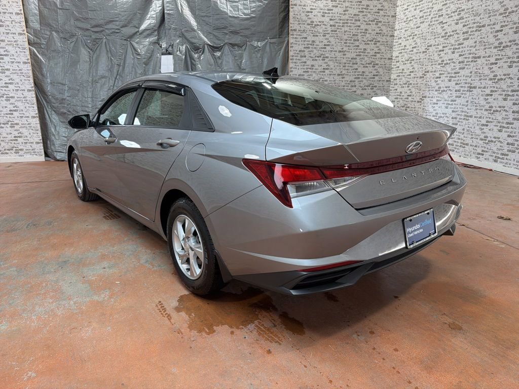 Certified 2022 Hyundai Elantra SE image 5
