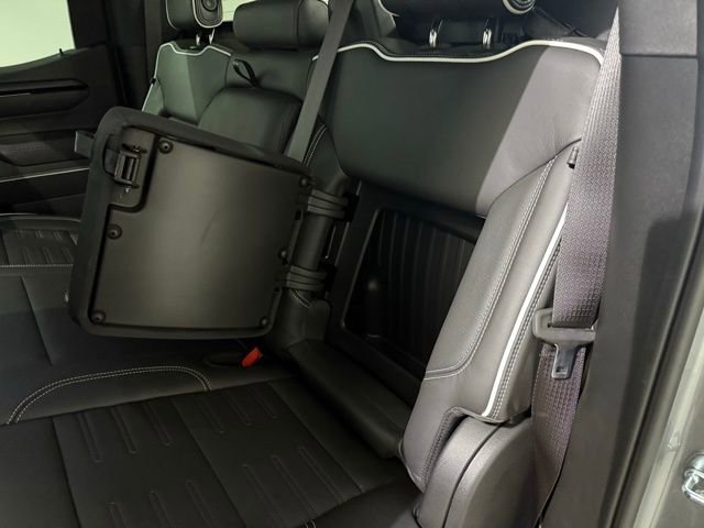 Used 2023 GMC Sierra 1500 AT4X image 32