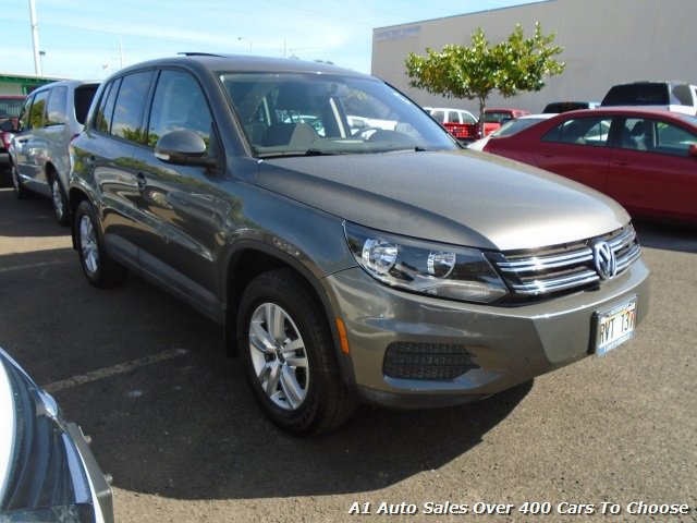 Used 2012 Volkswagen Tiguan S FWD image 2