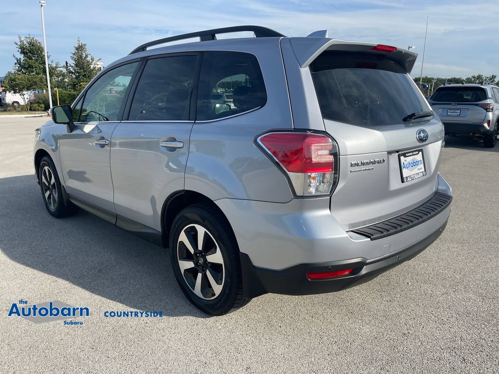 Used 2017 Subaru Forester 2.5i Limited AWD/4WD image 3