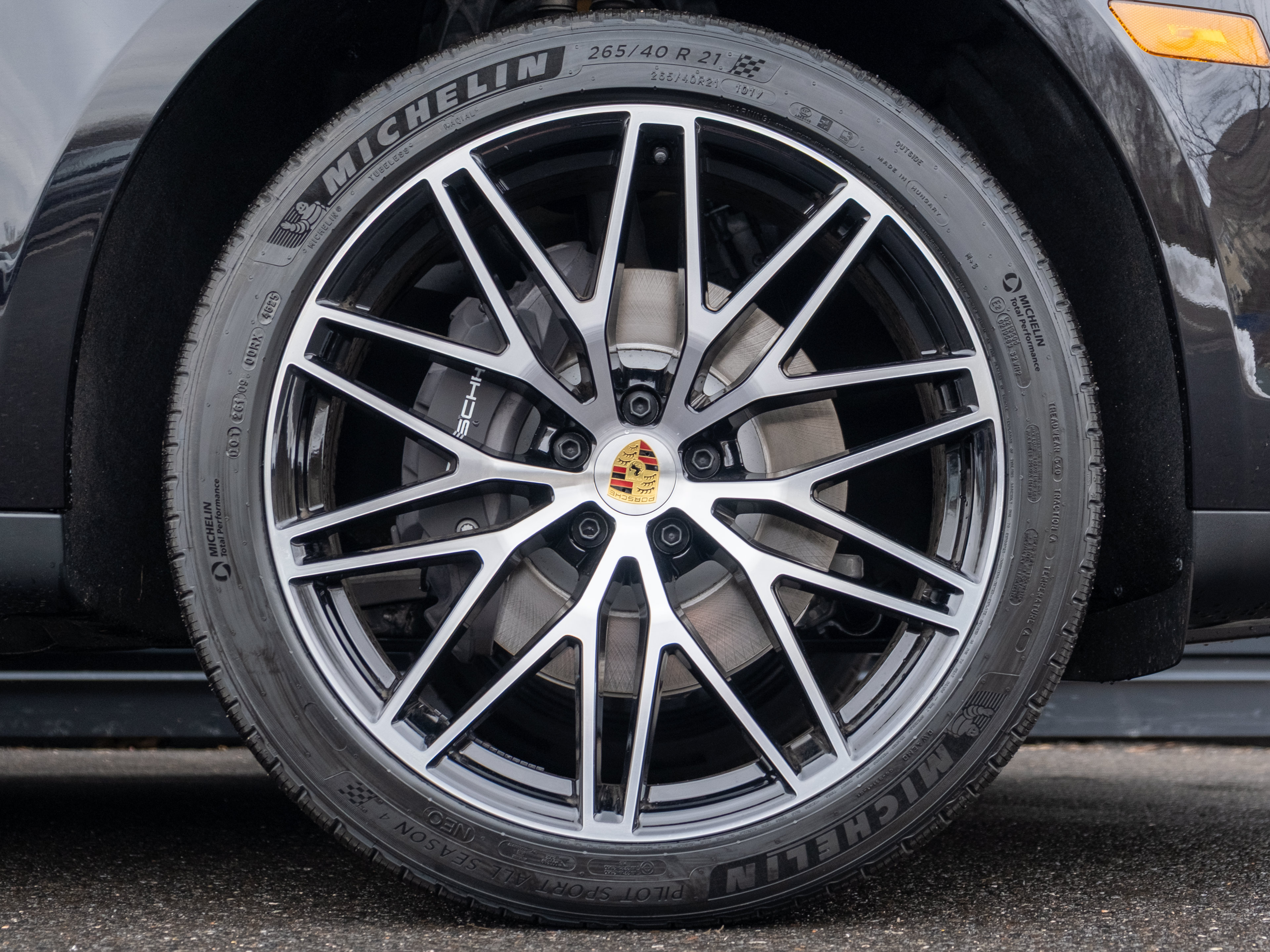 Certified 2026 Porsche Macan AWD/4WD image 15