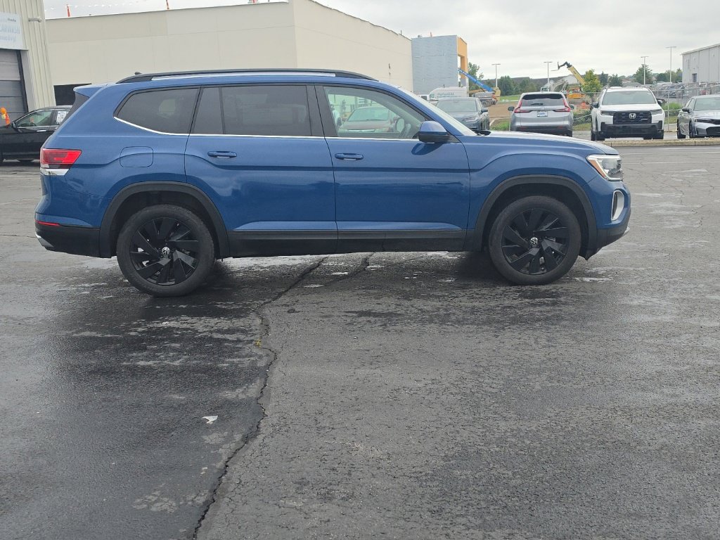 Used 2025 Volkswagen Atlas SE AWD/4WD image 10