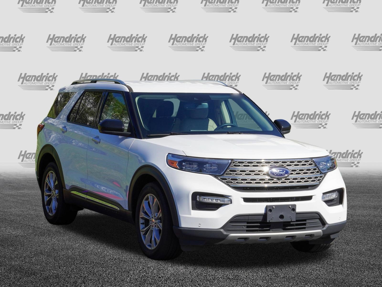 Used 2024 Ford Explorer Limited RWD image 2