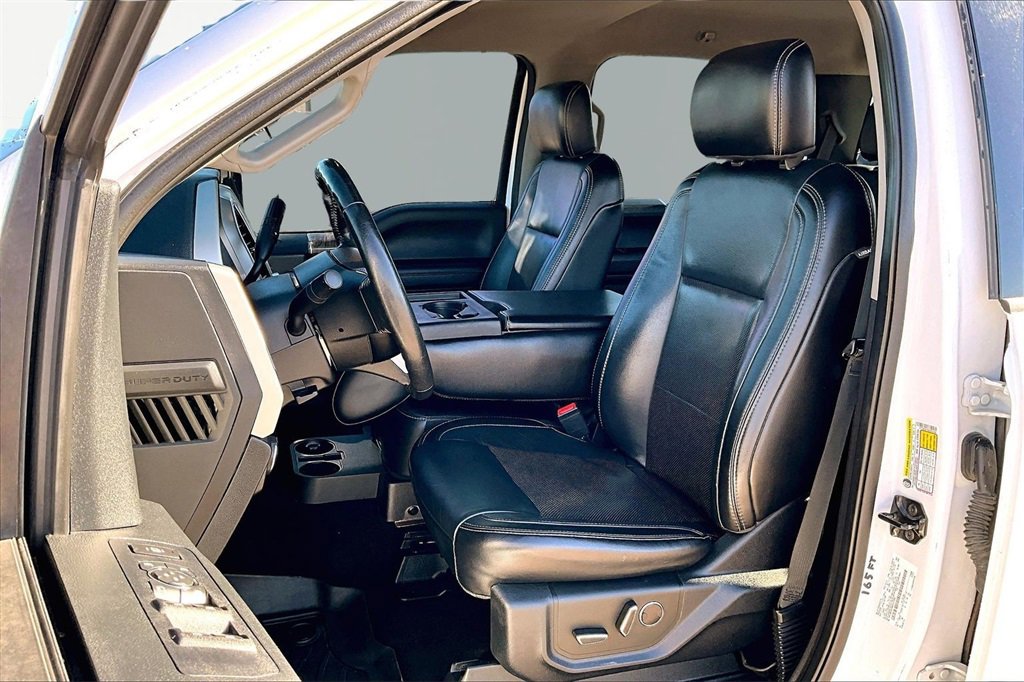 Certified 2019 Ford F250 Lariat w/ Chrome Package image 26