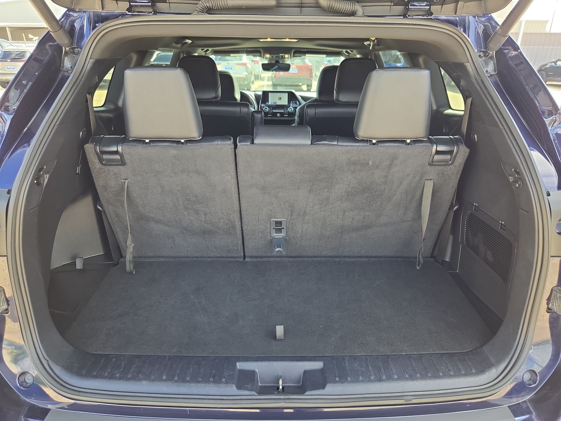 Used 2024 Toyota Highlander XSE FWD image 29